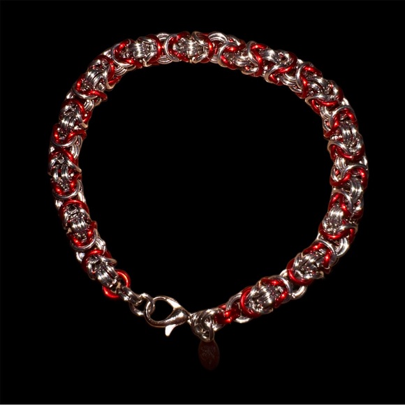 Red & Silvertone Byzantine Chainmail Bracelet - Picture 4 of 6